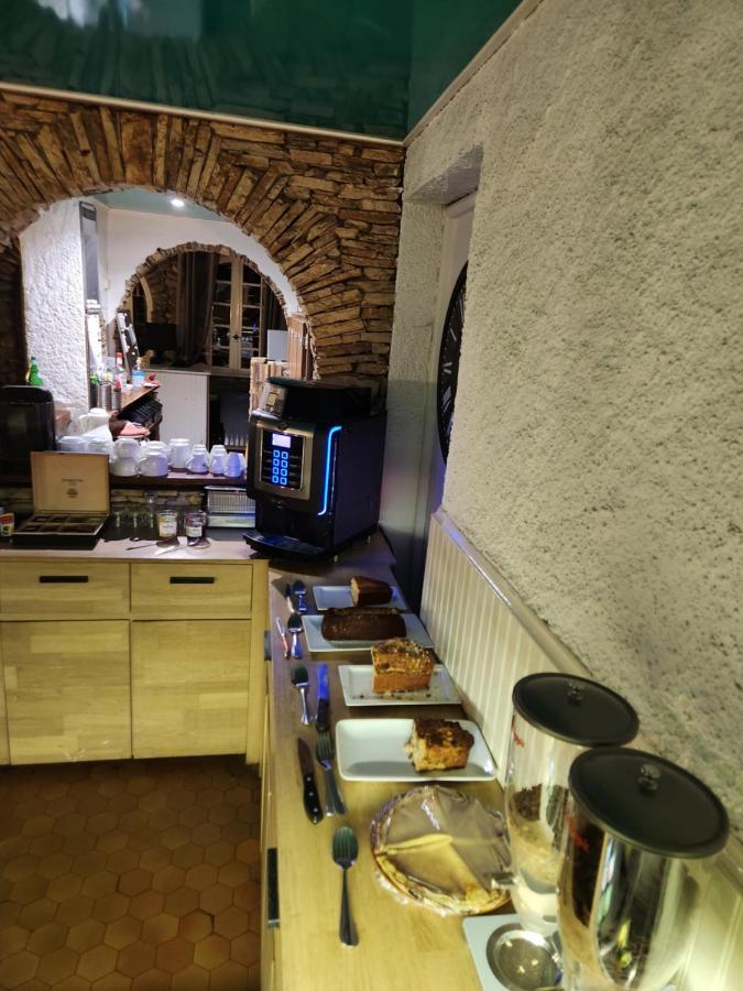 Logis Hotel Restaurant Les Charmettes アルジェレス・シュル・メール エクステリア 写真