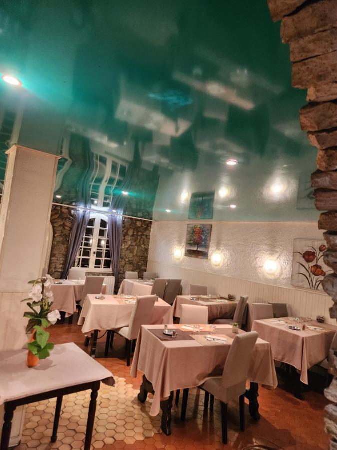 Logis Hotel Restaurant Les Charmettes アルジェレス・シュル・メール エクステリア 写真