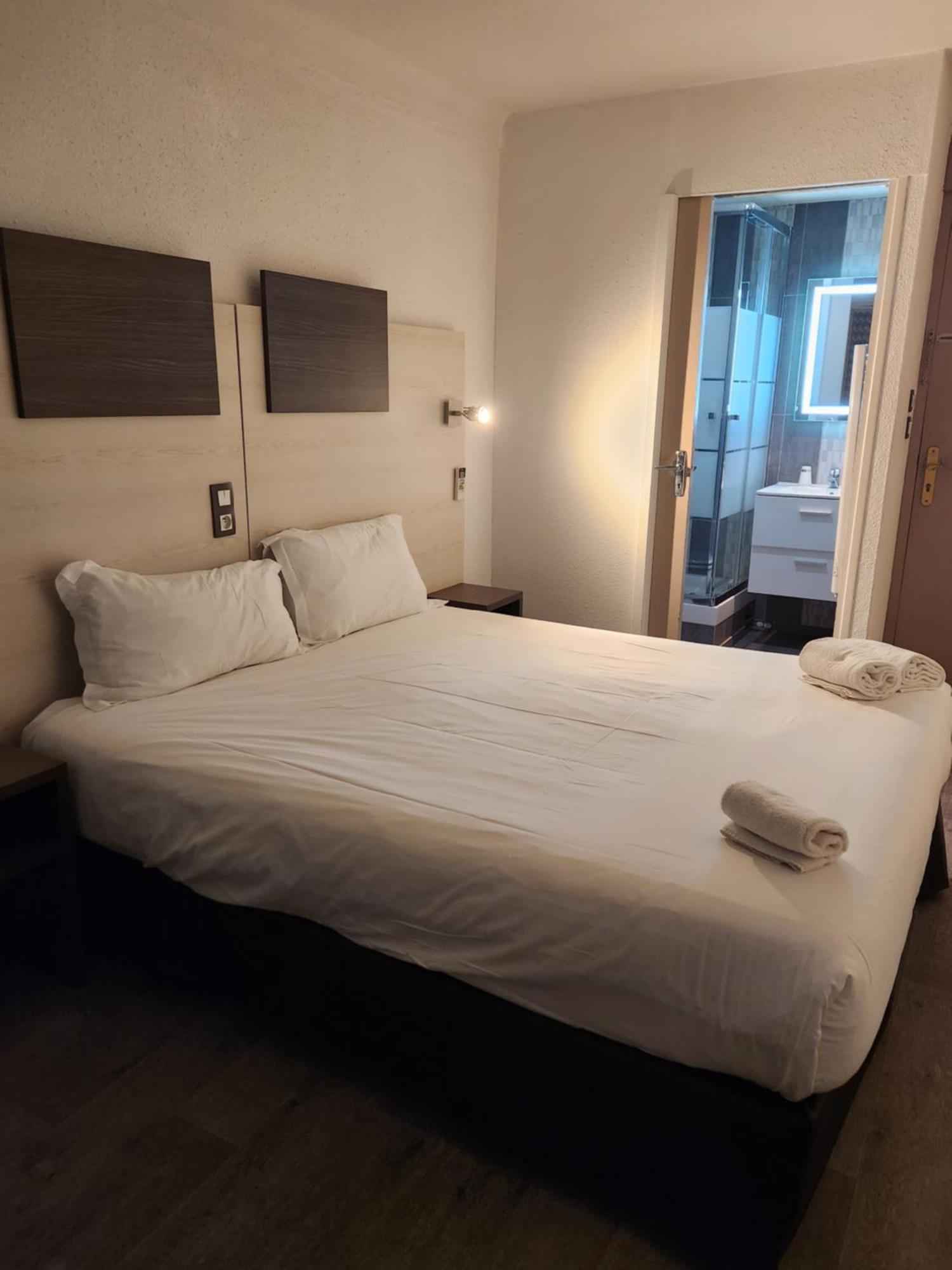 Logis Hotel Restaurant Les Charmettes アルジェレス・シュル・メール エクステリア 写真